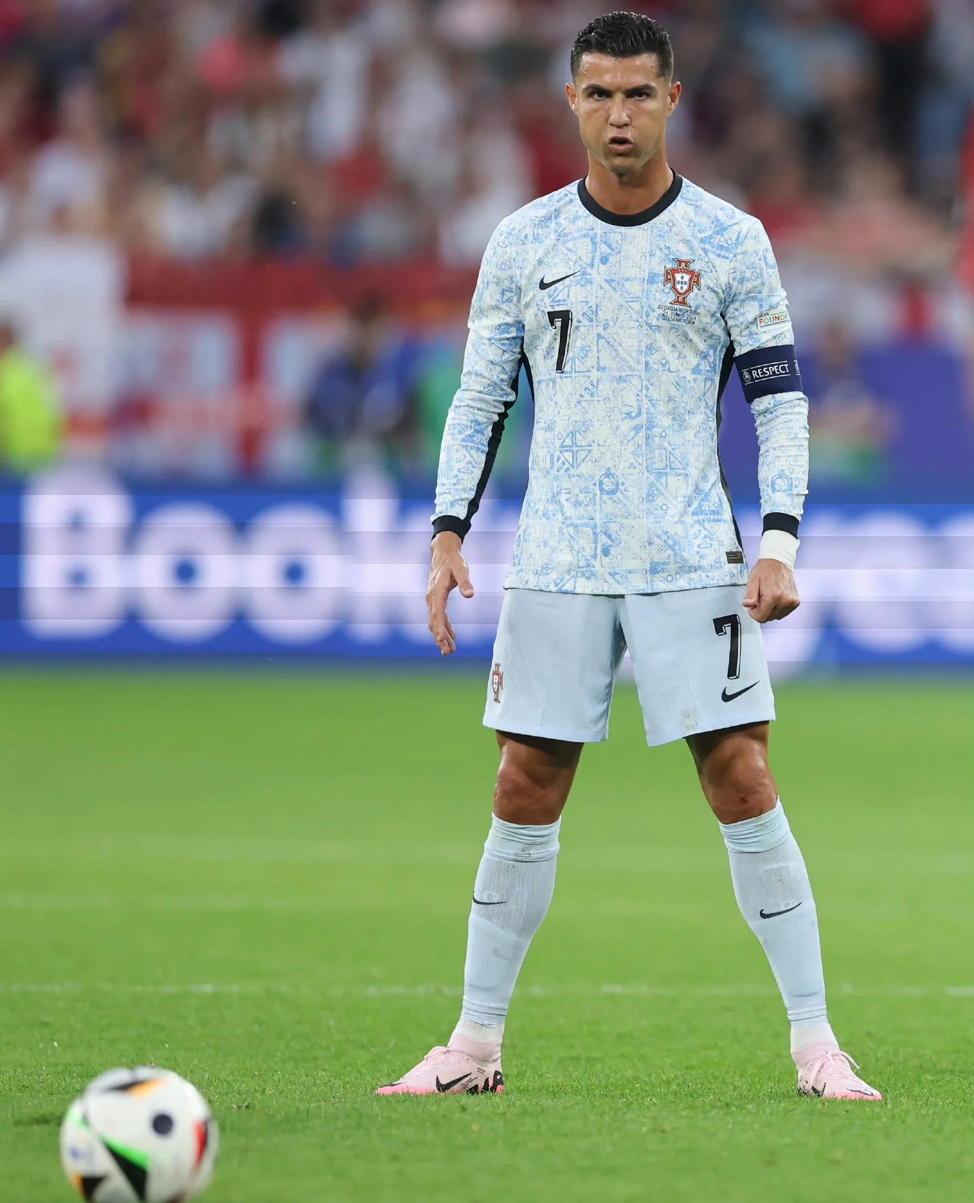 关于C罗新星比赛局势复杂表现突出，日本队前途光明！上演精彩一战的信息